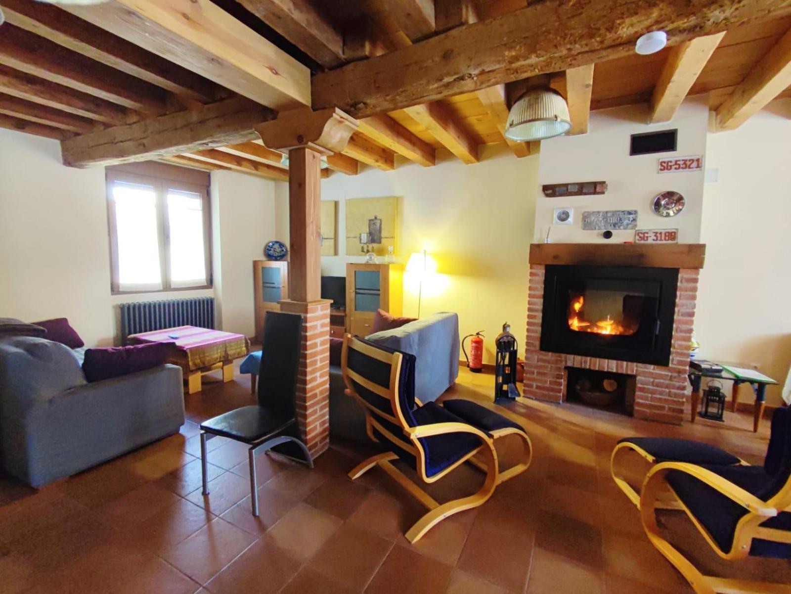 Alojamiento Turistico Los Laureles Segovia Luaran gambar